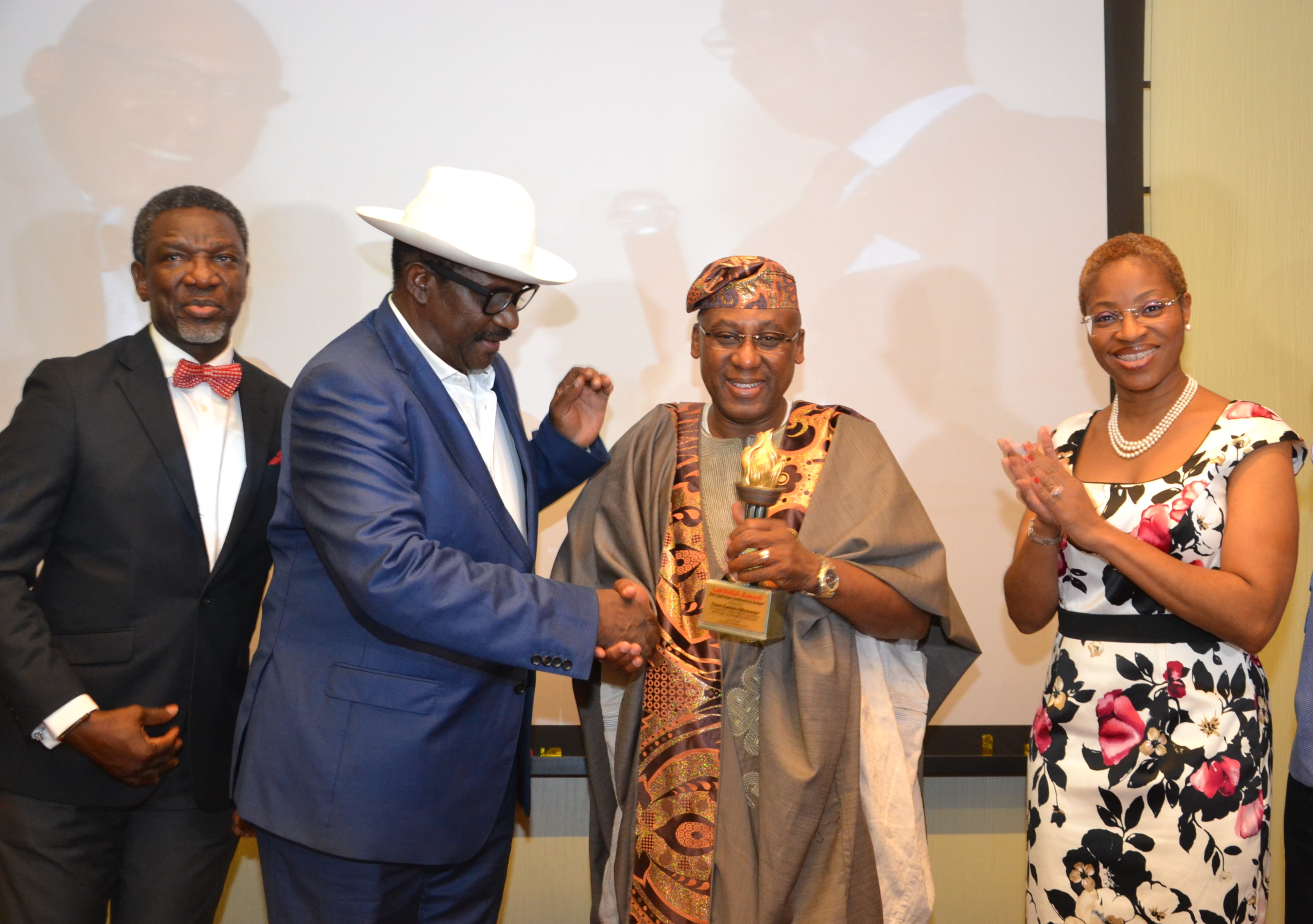 CMC Connect GMD, Badejo-Okusanya, Bags ‘Bob Ogbuagu Leadership Award’-marketingspace.com.ng