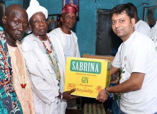 Ibadan Chiefs, Artiste, Consumers Applaud Sabrina For Supporting Oke’badan Festival Ibadan Chiefs, Artiste, Consumers Applaud Sabrina For Supporting Oke’badan Festival-marketingspace.com.ng