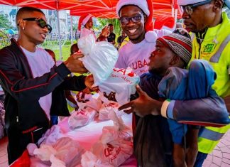 Uzoka, Wizkid Give Back To Thousands At The UBA Foundation Food Bank Uzoka, Wizkid Give Back To Thousands At The UBA Foundation Food Bank-marketingspace.com.ng