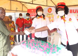 Mr Bigg’s Gives Out Over 400 Sanitizers, Nose Mask, Gloves At Ile-Epo Market Mr Bigg’s Gives Out Over 400 Sanitizers, Nose Mask, Gloves At Ile-Epo Market-marketingspace.com.ng