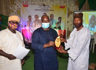 Stanbic IBTC Receives Outstanding Community Service Award Stanbic IBTC Receives Outstanding Community Service Award-marketingspace.com.ng